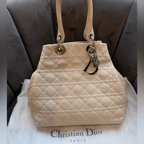 Christian Dior Beige Lady Dior Bag - Picture 3 of 17